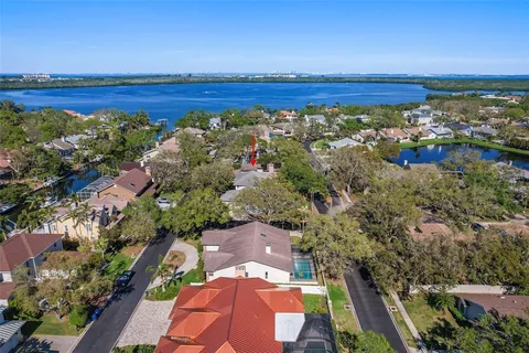 $975,000 | 902 Marco Drive Northeast, St. Petersburg, FL 33702