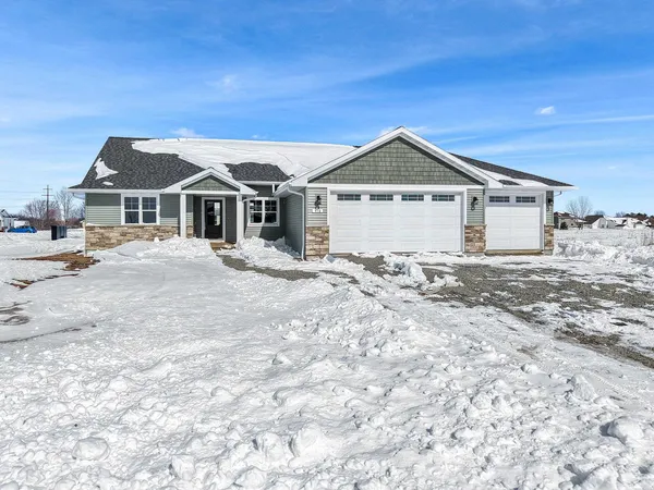 $499,900 | 416 Lansdowne Street, De Pere, WI 54115