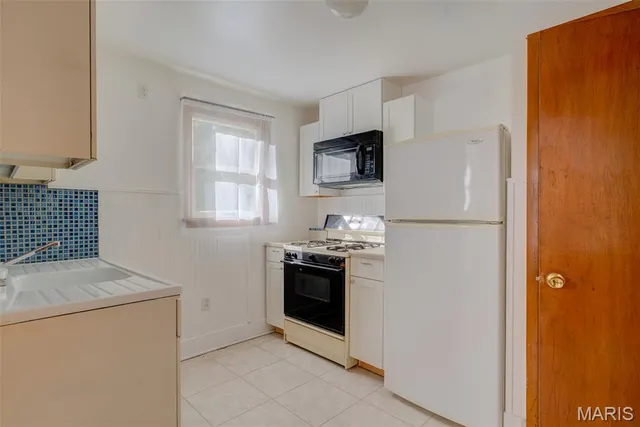 $289,000 | 7647 Genesta Street, St. Louis, MO 63123