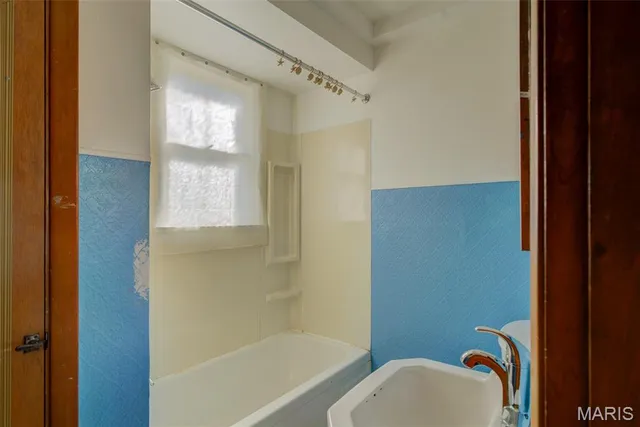 $289,000 | 7647 Genesta Street, St. Louis, MO 63123