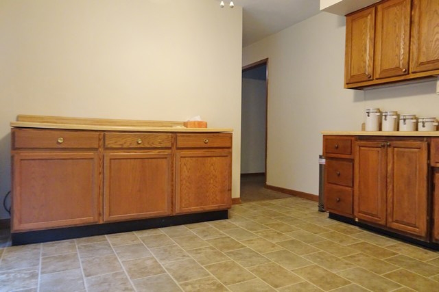 1021 Randy Ann Court New Castle, IN 47362 - Photo 8 of 19 Gallery Image 8