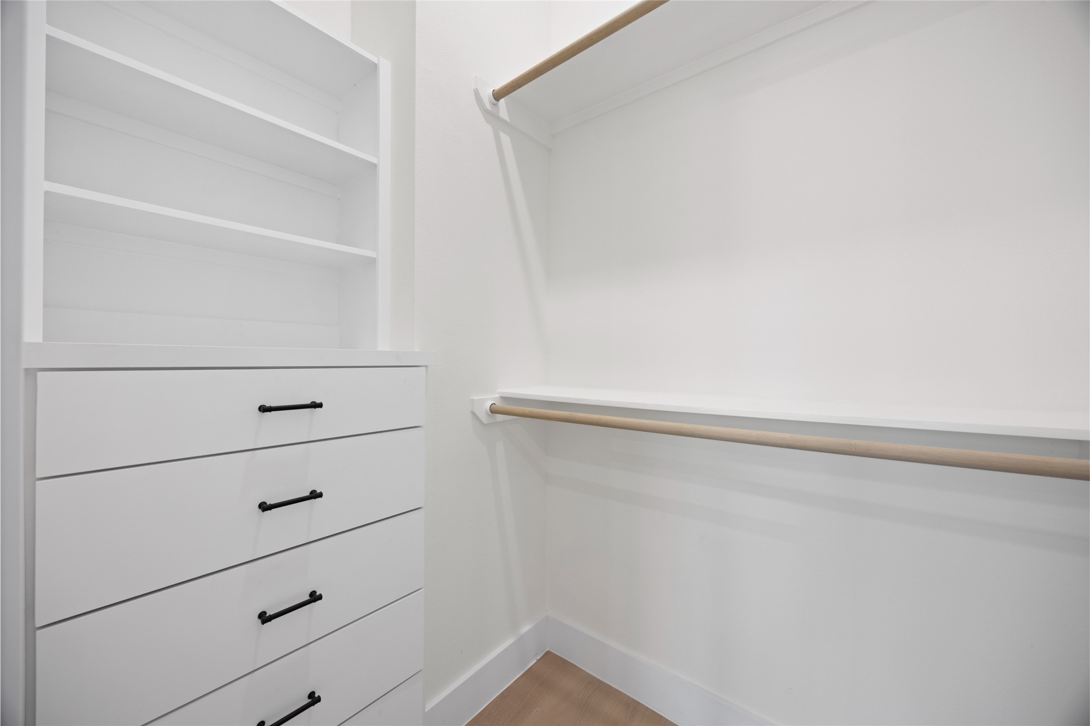 6330 Sidney Street Houston, TX 77021 - Photo 14 of 21 closet #1 Primary