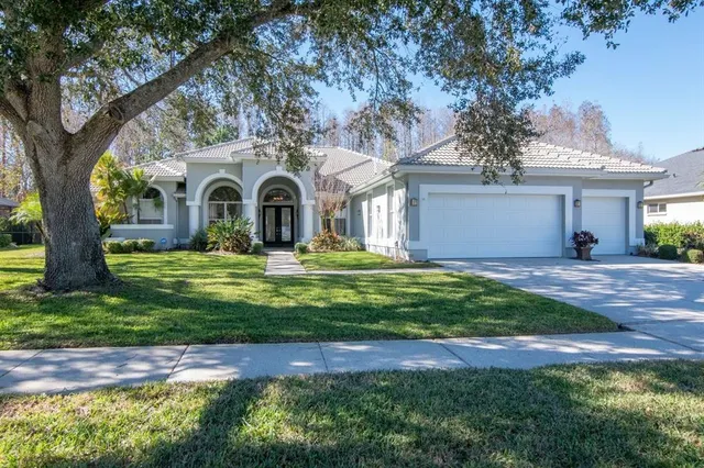 $949,998 | 18916 St Laurent Drive, Lutz, FL 33558