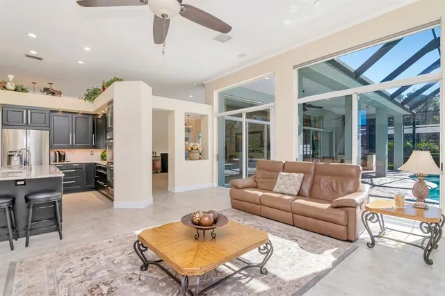 $949,998 | 18916 St Laurent Drive, Lutz, FL 33558