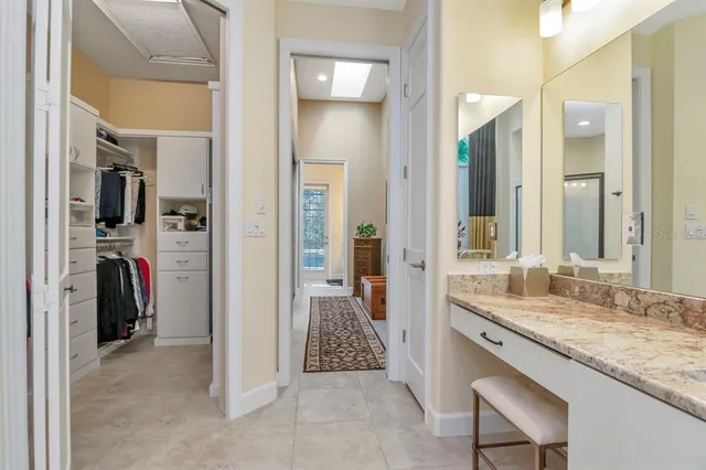 $949,998 | 18916 St Laurent Drive, Lutz, FL 33558