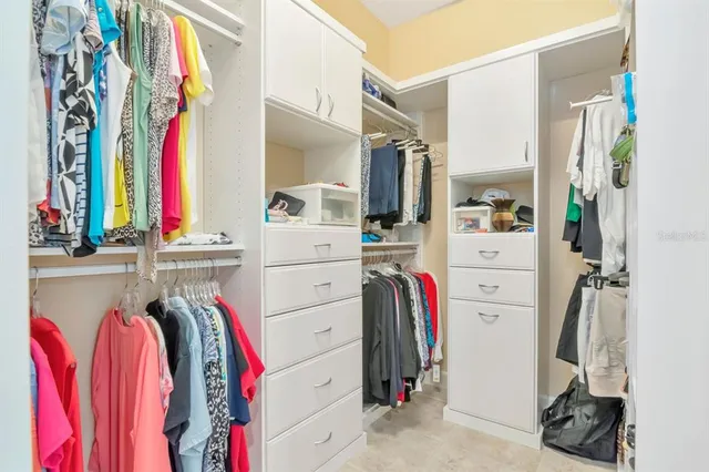 $949,998 | 18916 St Laurent Drive, Lutz, FL 33558