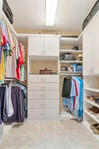 $949,998 | 18916 St Laurent Drive, Lutz, FL 33558