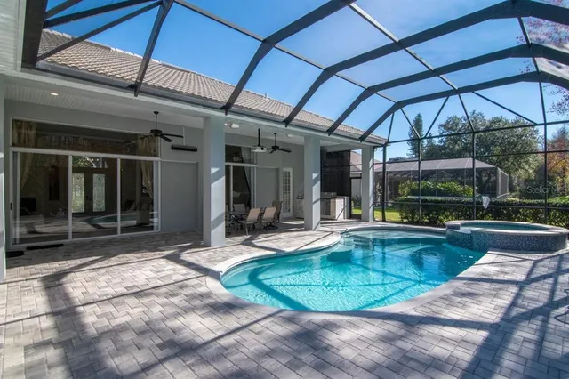 $949,998 | 18916 St Laurent Drive, Lutz, FL 33558