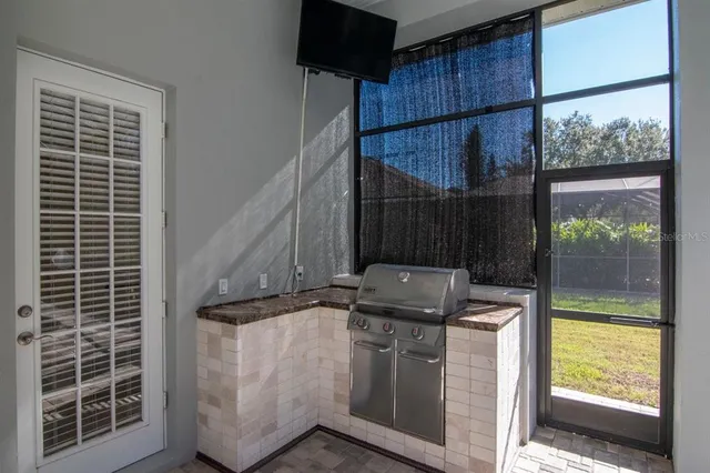 $949,998 | 18916 St Laurent Drive, Lutz, FL 33558