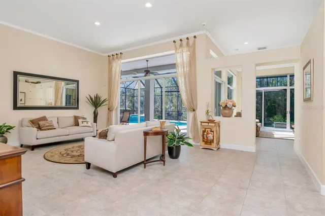 $949,998 | 18916 St Laurent Drive, Lutz, FL 33558