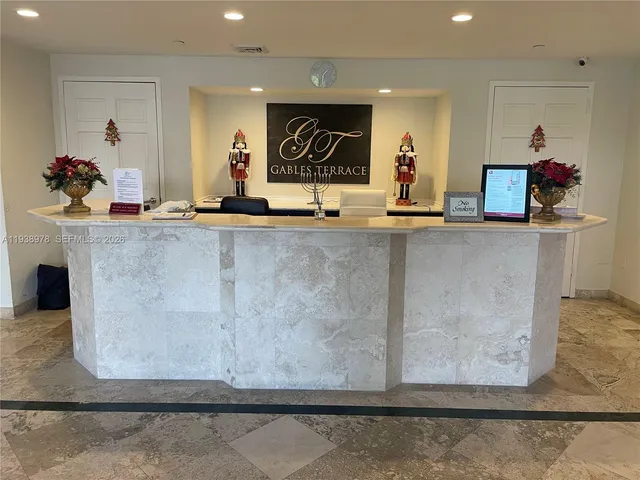 $2,500 | 2351 Douglas Road, Unit 809, Miami, FL 33145