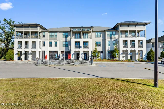 $239,000 | 2501 Bienville Boulevard, Unit 137, Ocean Springs, MS 39564