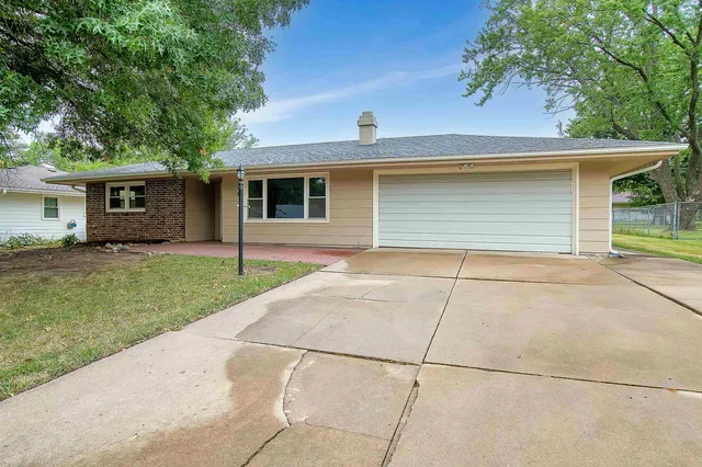 $205,000 | 1265 Thompson Street, Emporia, KS 66801