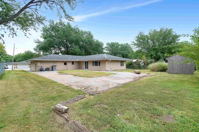$205,000 | 1265 Thompson Street, Emporia, KS 66801
