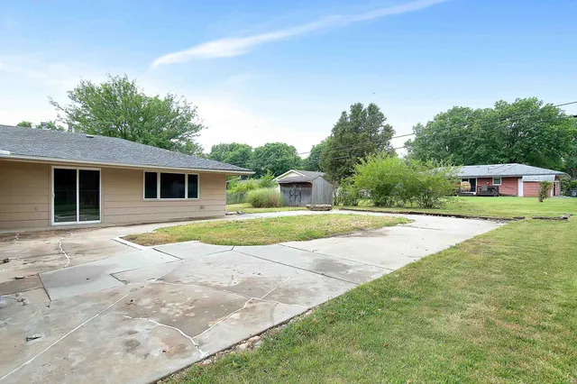 $205,000 | 1265 Thompson Street, Emporia, KS 66801