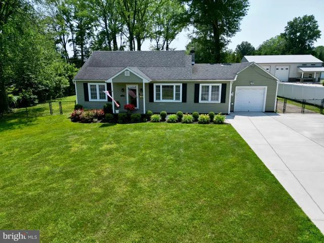 $450,000 | 566 South Forklanding Road, Maple Shade, NJ 08052