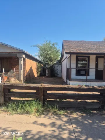 a house view with a outdoor space
