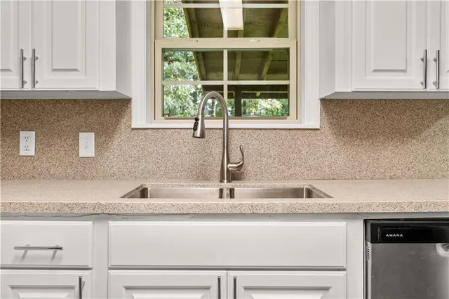 $215,000 | 133 Moss Ridge Drive, Pineville, LA 71360