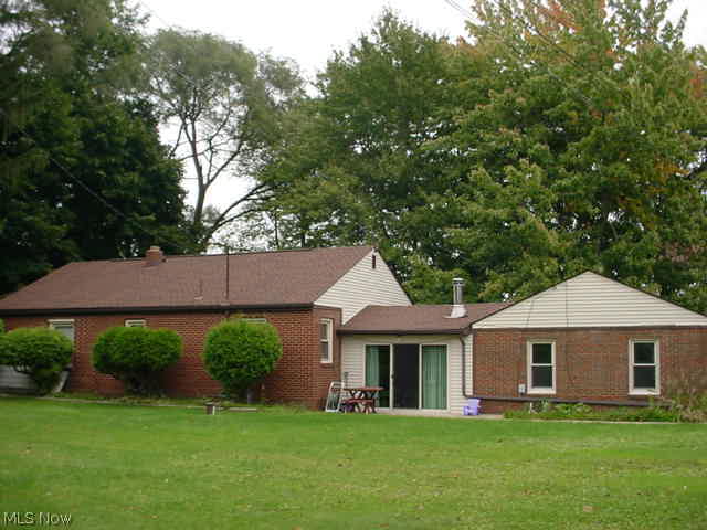2388 Canton Road Akron, OH 44312 - Photo 3 of 19
