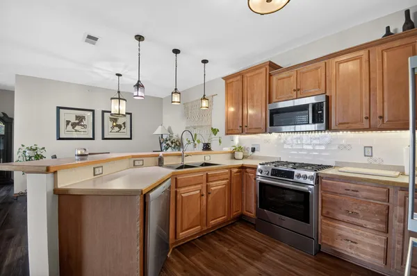 $340,000 | 9296 Creekside Circle, Unit 212, Pleasant Prairie, WI 53158