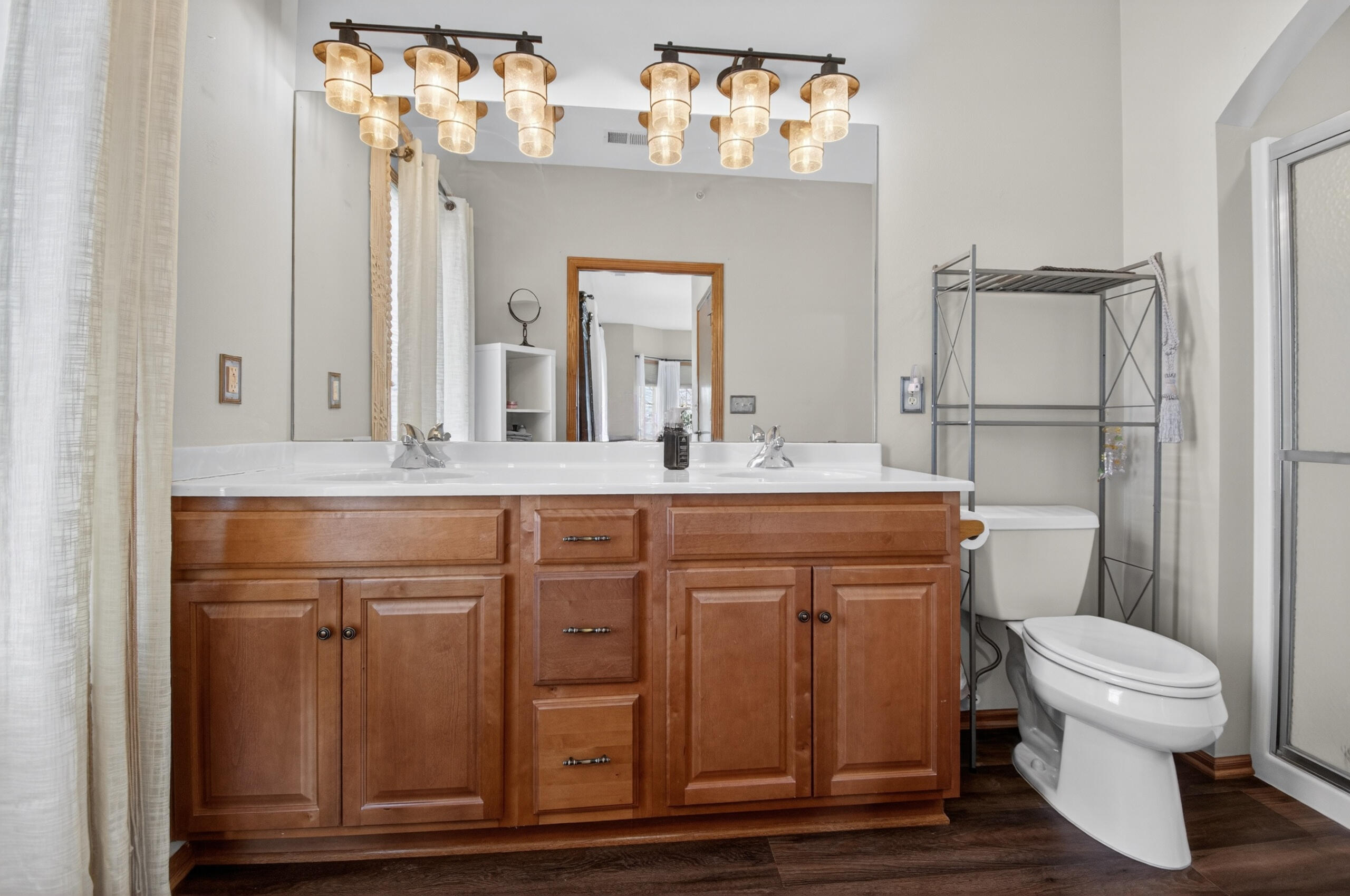 9296 Creekside Circle, Unit 212 Pleasant Prairie, WI 53158 - Photo 20 of 26 primary bath