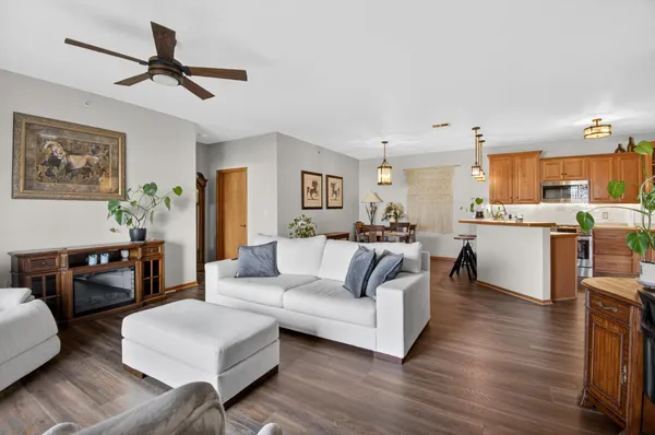 $340,000 | 9296 Creekside Circle, Unit 212, Pleasant Prairie, WI 53158