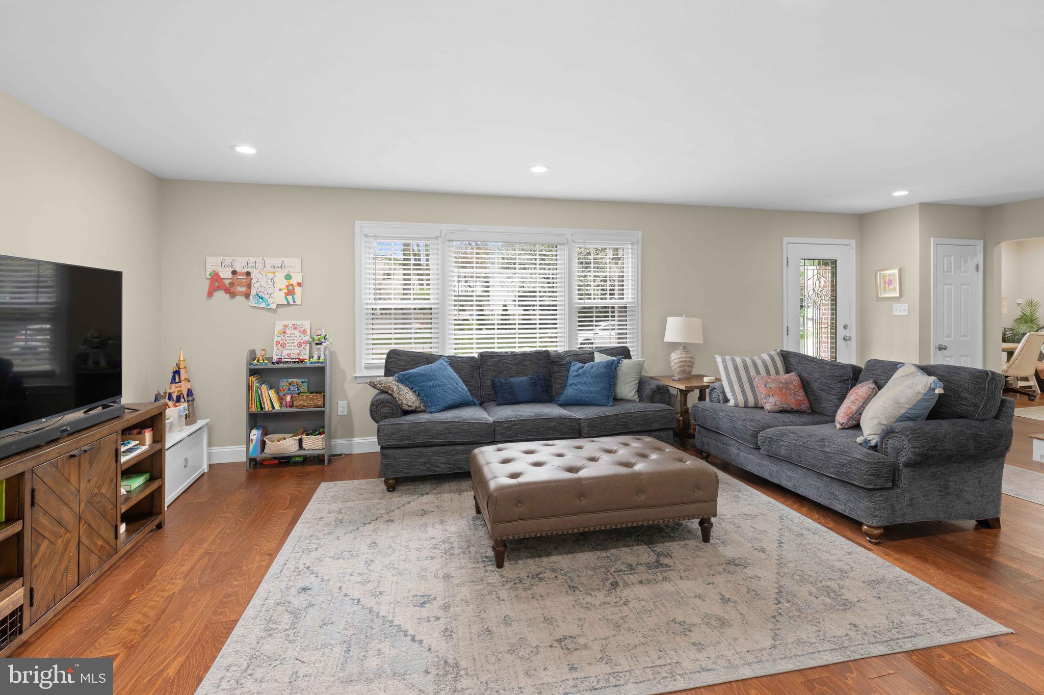 2308 Lighthouse Lane Wilmington, DE 19810 - Photo 3 of 27 Living Room