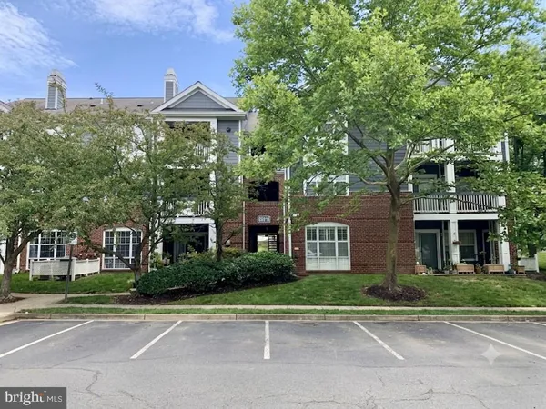 $1,800 | 20311 Beechwood Terrace, Unit 200, Ashburn, VA 20147