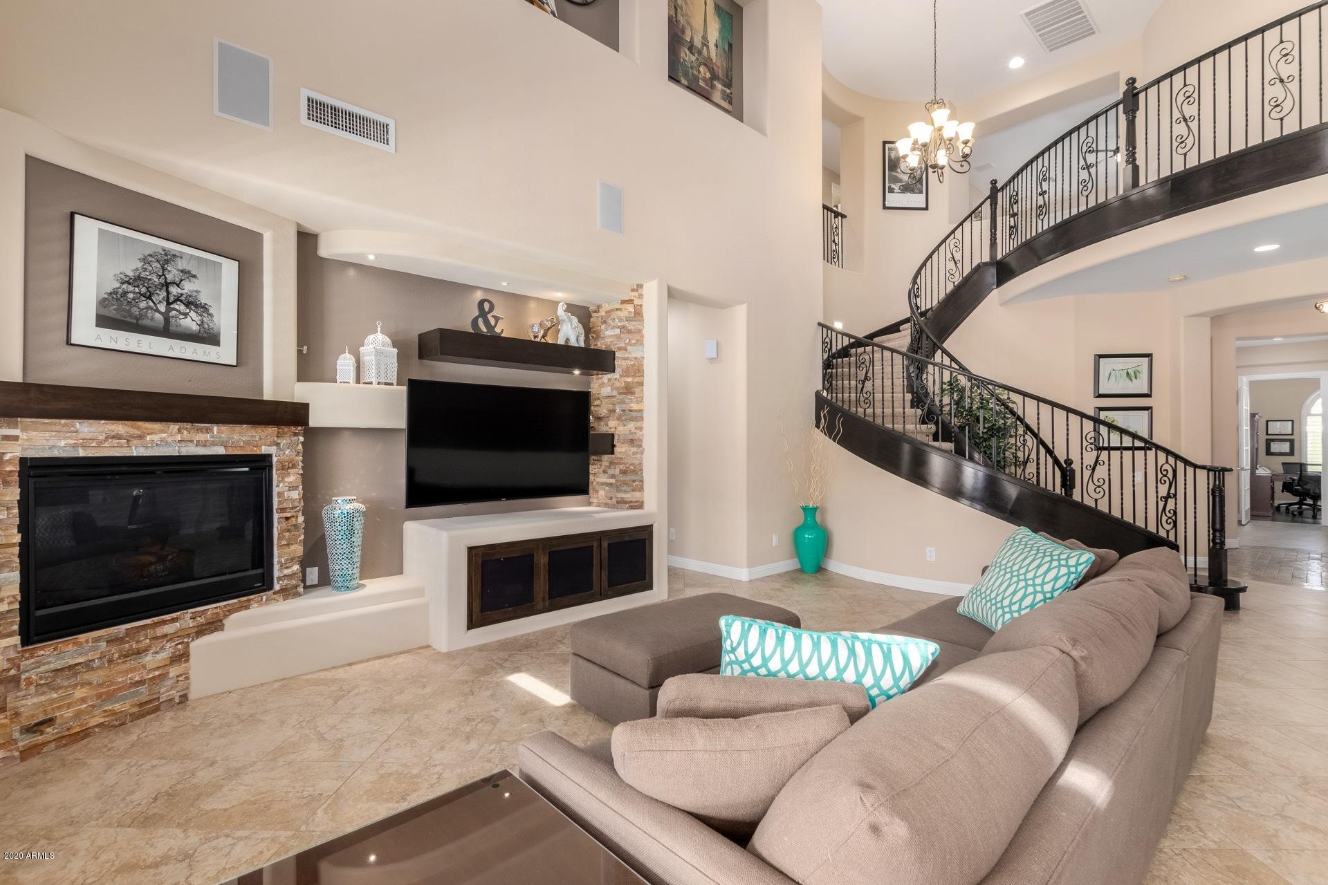 3915 East Rockingham Road Phoenix, AZ 85050 - Photo 5 of 39 Family Room