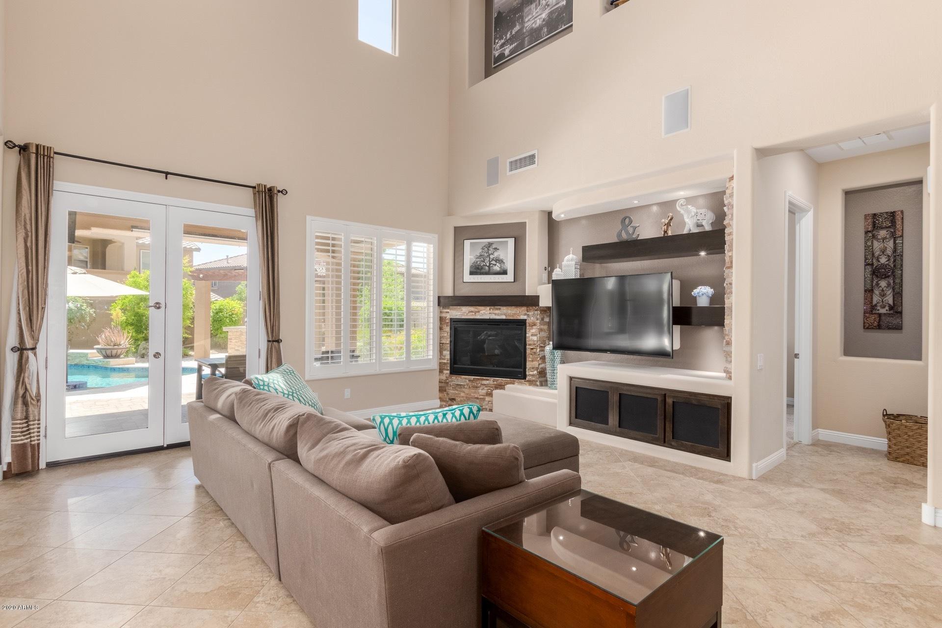 3915 East Rockingham Road Phoenix, AZ 85050 - Photo 6 of 39 Family Room
