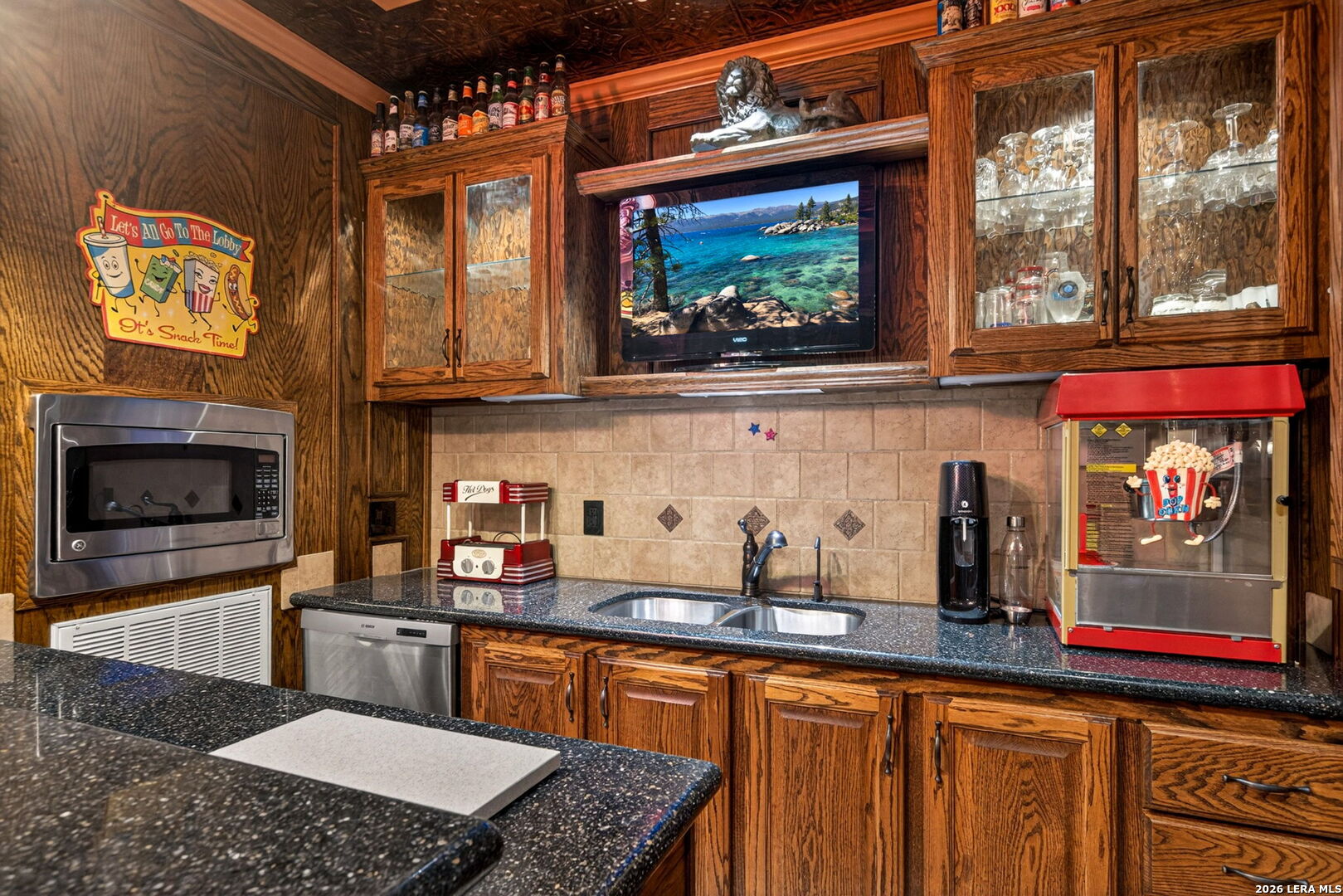 8639 Raintree Woods Drive Fair Oaks Ranch, TX 78015 - Photo 27 of 55