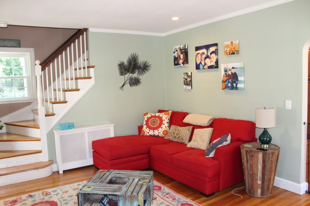 12 Brae Road Quincy, MA 02169 - Photo 4 of 10 Gallery Image 4