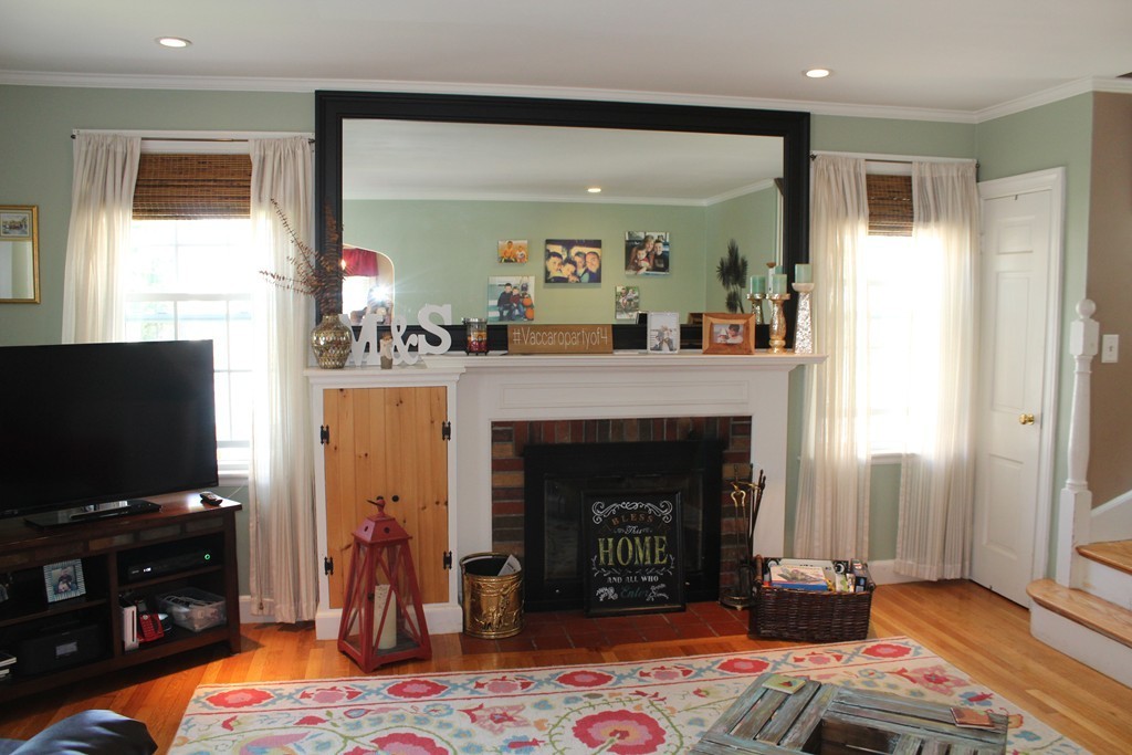12 Brae Road Quincy, MA 02169 - Photo 5 of 10 Gallery Image 5