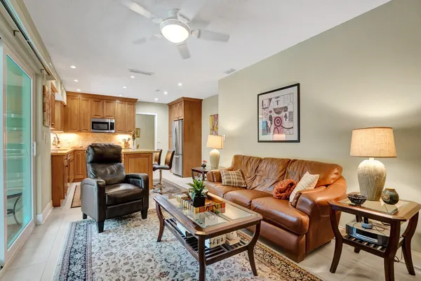 $750,000 | 7241 Northwest 5th Court, Plantation, FL 33317