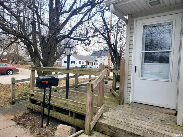 $69,400 | 210 South White Street, Macomb, IL 61455