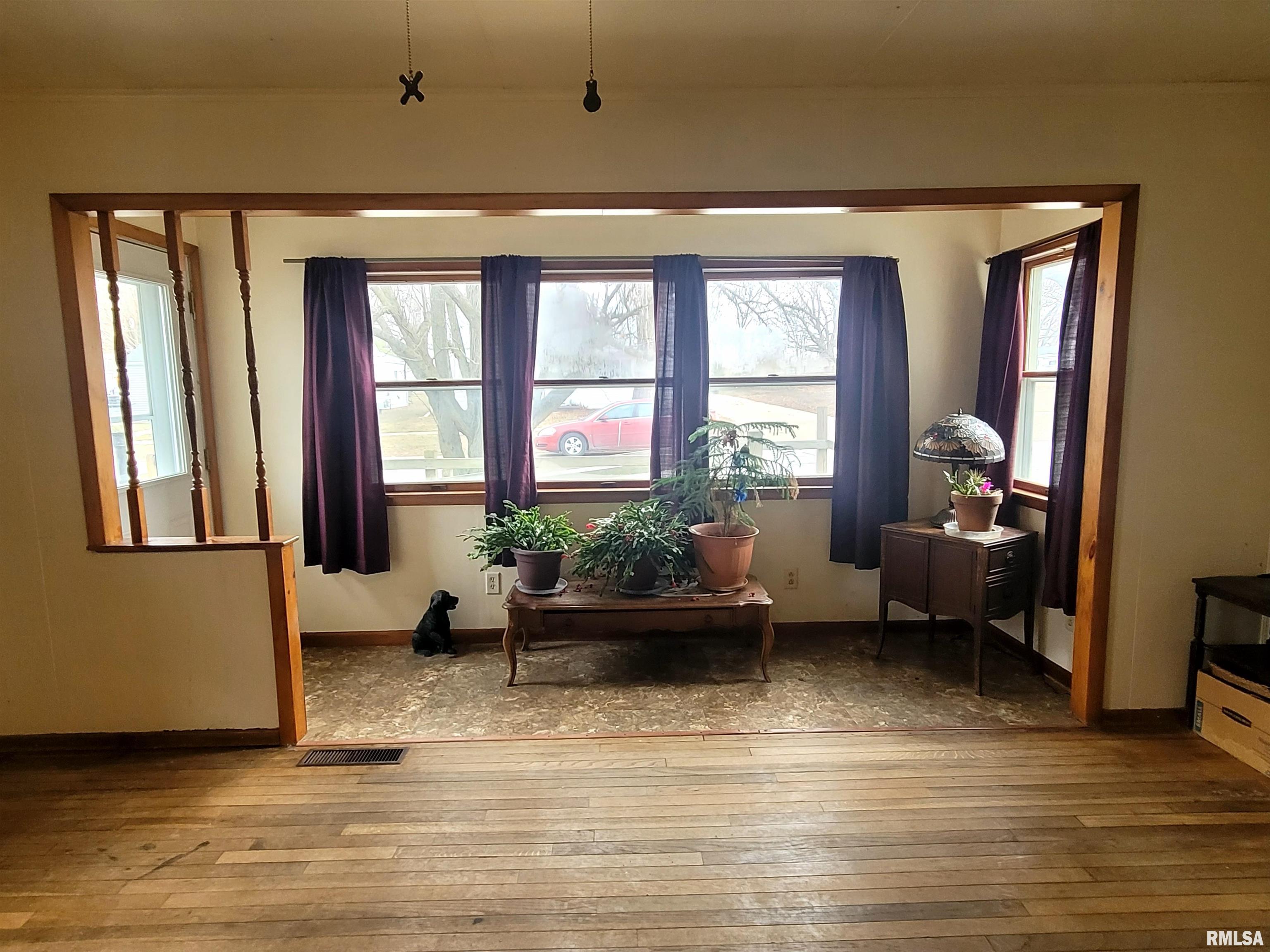 210 South White Street Macomb, IL 61455 - Photo 3 of 29