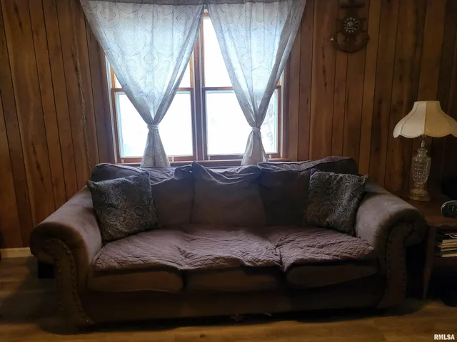 $69,400 | 210 South White Street, Macomb, IL 61455