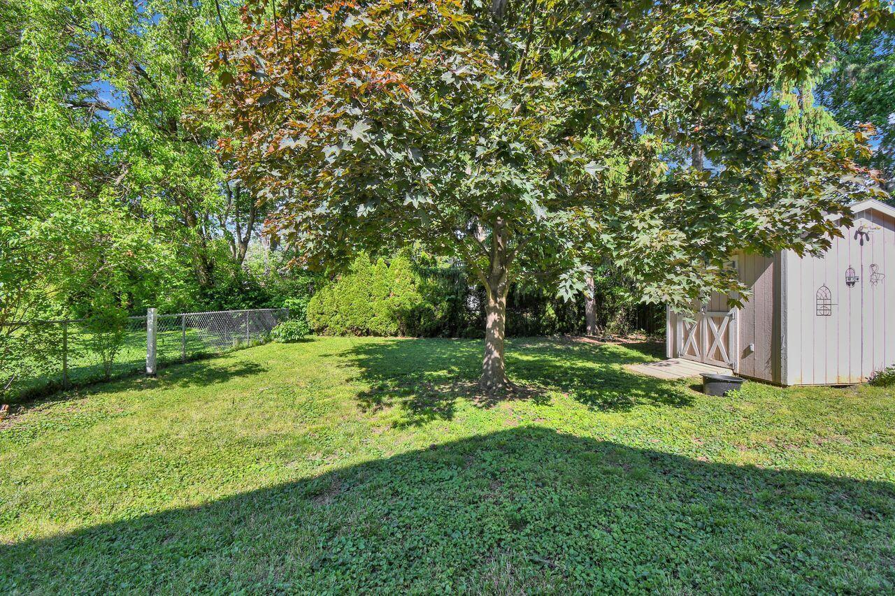 239 North Kellner Road Columbus, OH 43209 - Photo 27 of 32 yard