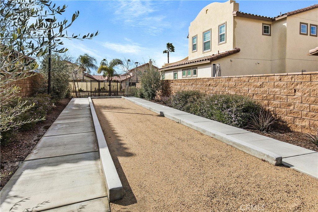 31329 Via Nubes Temecula, CA 92592 - Photo 40 of 45 a view of a large building