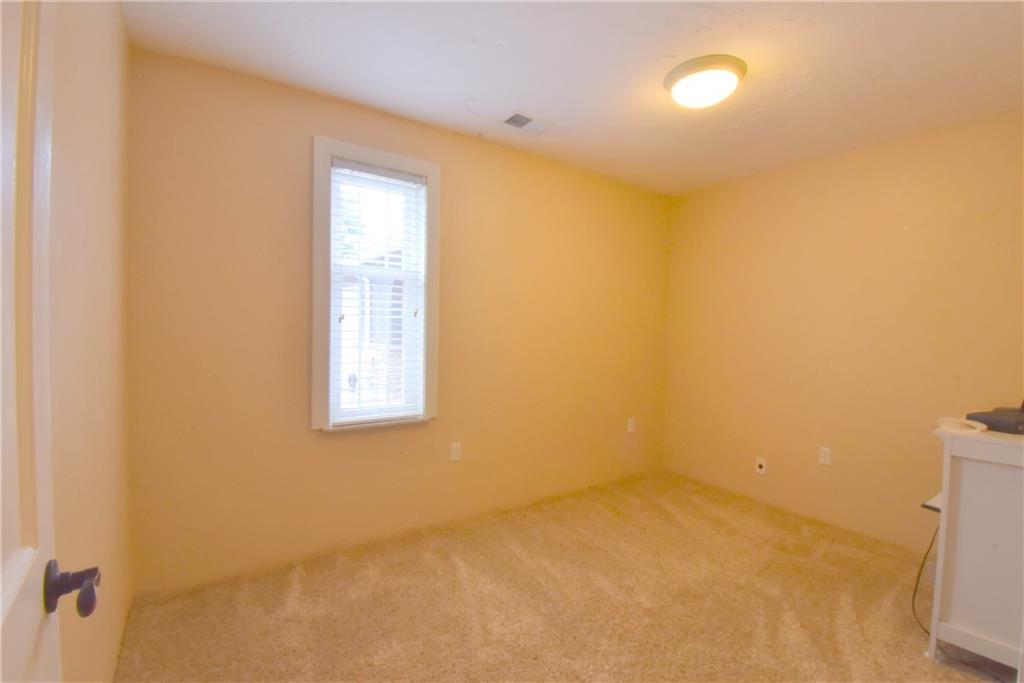 558 Country Club Road Washington, PA 15301 - Photo 21 of 25 Gallery Image 21