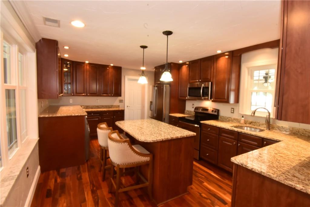 558 Country Club Road Washington, PA 15301 - Photo 4 of 25 Gallery Image 4