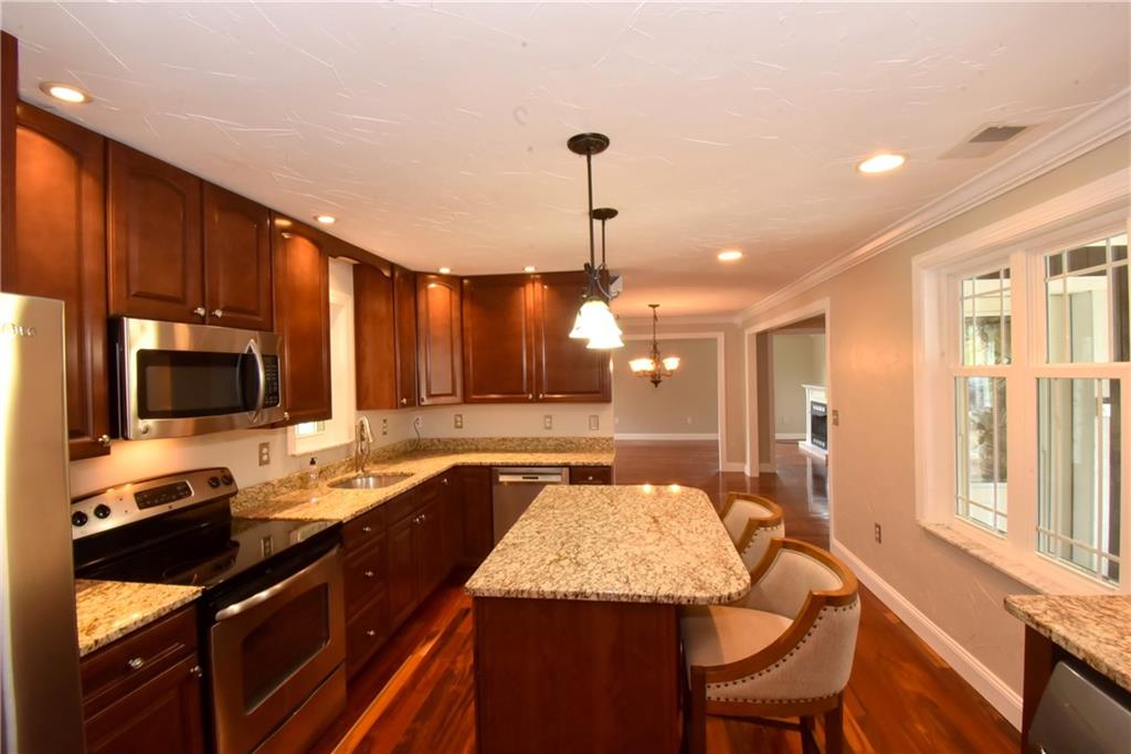 558 Country Club Road Washington, PA 15301 - Photo 6 of 25 Gallery Image 6