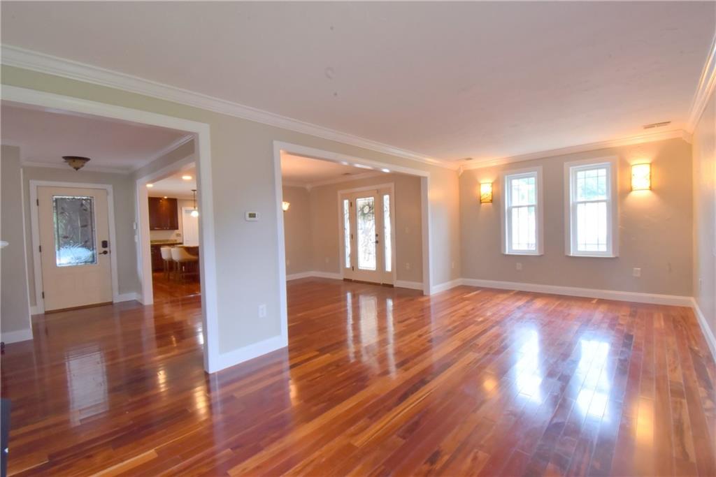558 Country Club Road Washington, PA 15301 - Photo 8 of 25 Gallery Image 8