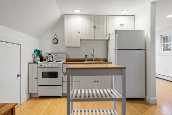 $1,375,000 | 9 Conifer Ridge, Cumberland, ME 04110