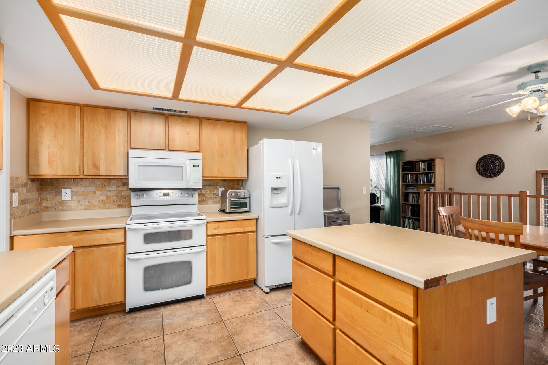 113 East Riviera Drive Tempe, AZ 85282 - Photo 12 of 47 0017-18 - Riveria