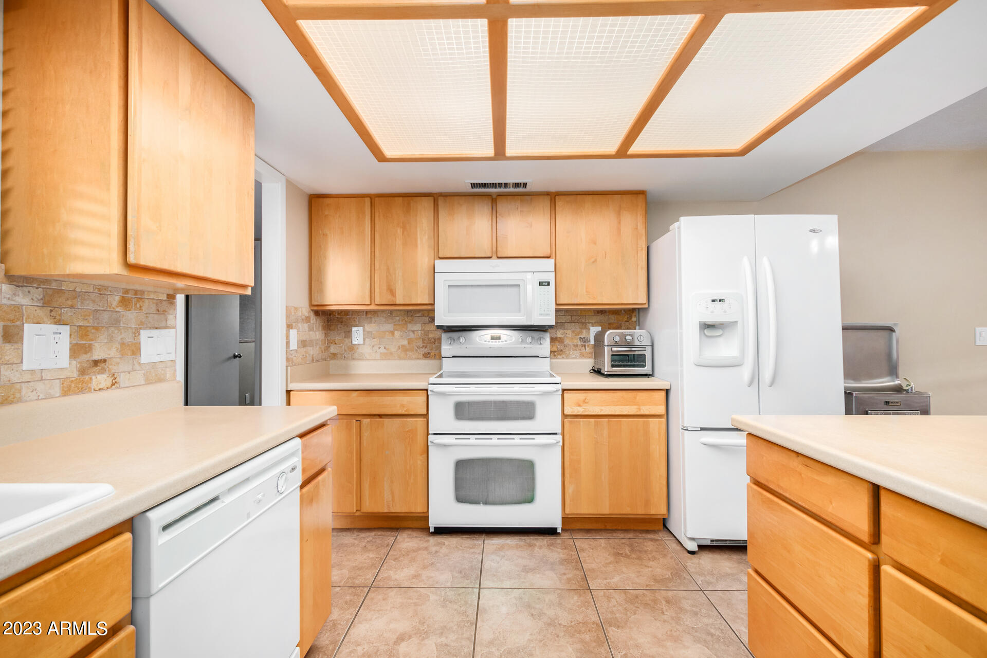 113 East Riviera Drive Tempe, AZ 85282 - Photo 13 of 47 0020-20 - Riveria