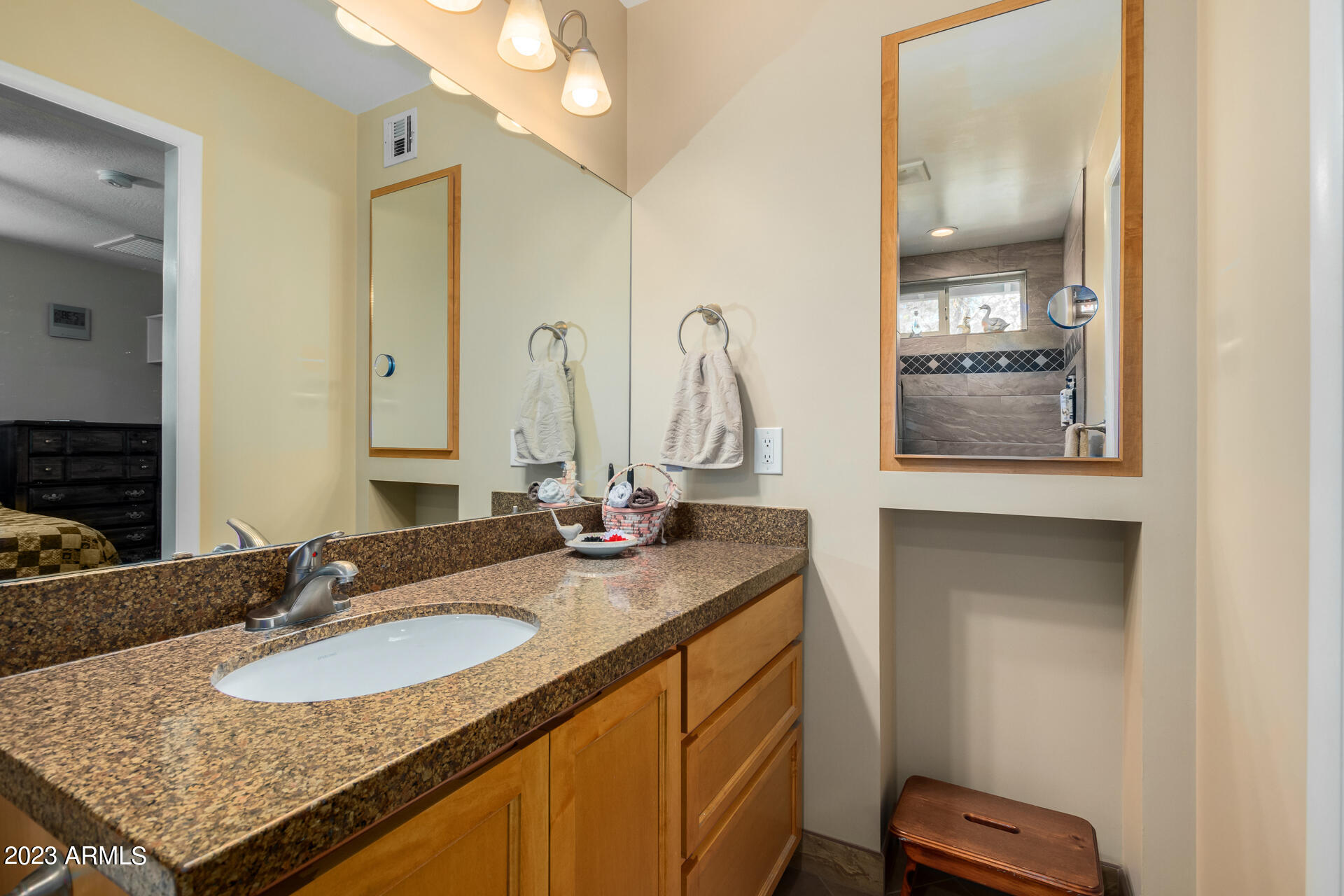 113 East Riviera Drive Tempe, AZ 85282 - Photo 19 of 47 0034-34 - Riveria