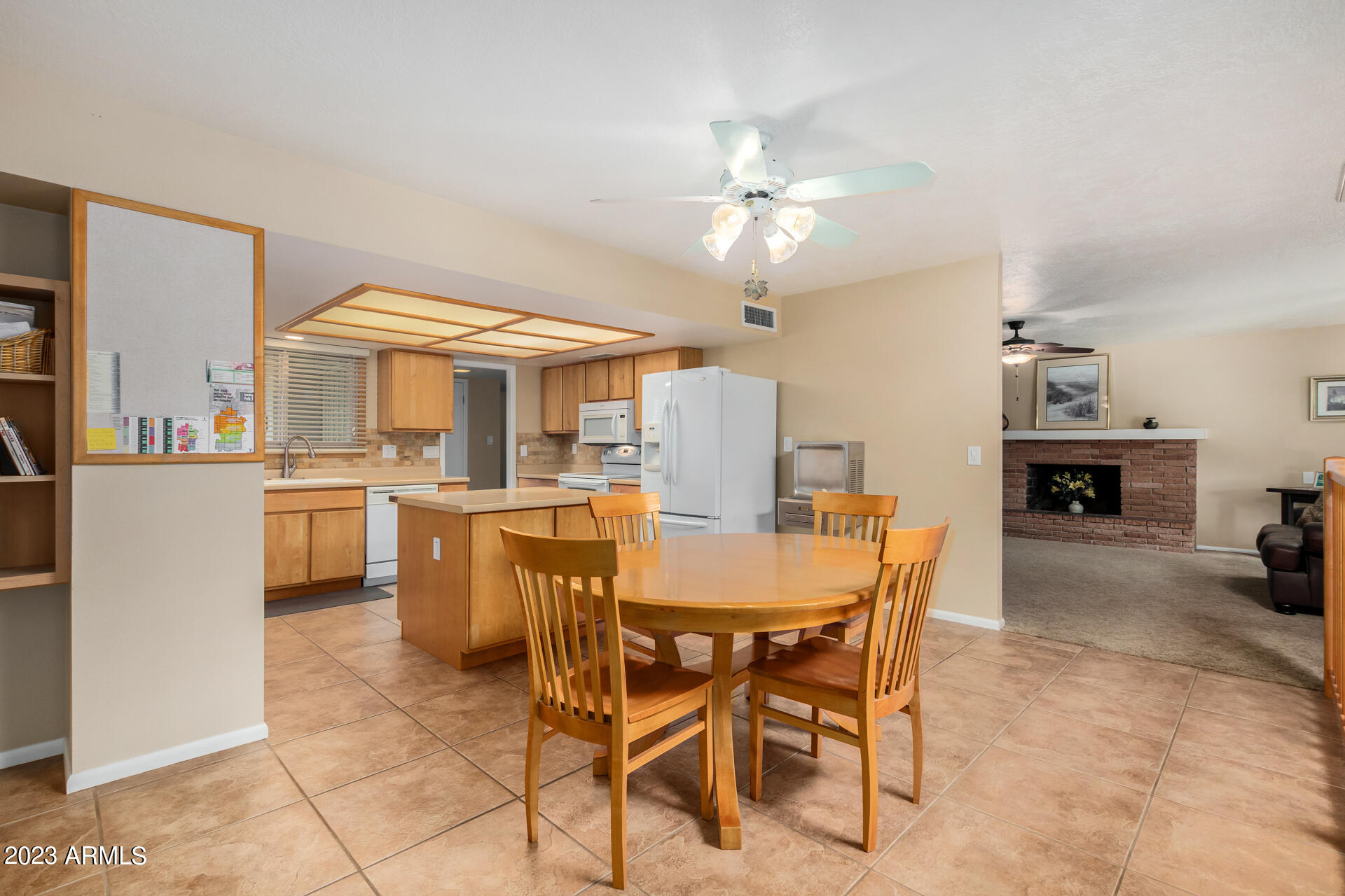 113 East Riviera Drive Tempe, AZ 85282 - Photo 10 of 47 0014-14 - Riveria