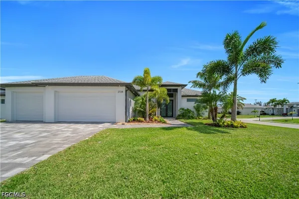 $529,990 | 2728 Southwest 4th Lane, Cape Coral, FL 33991