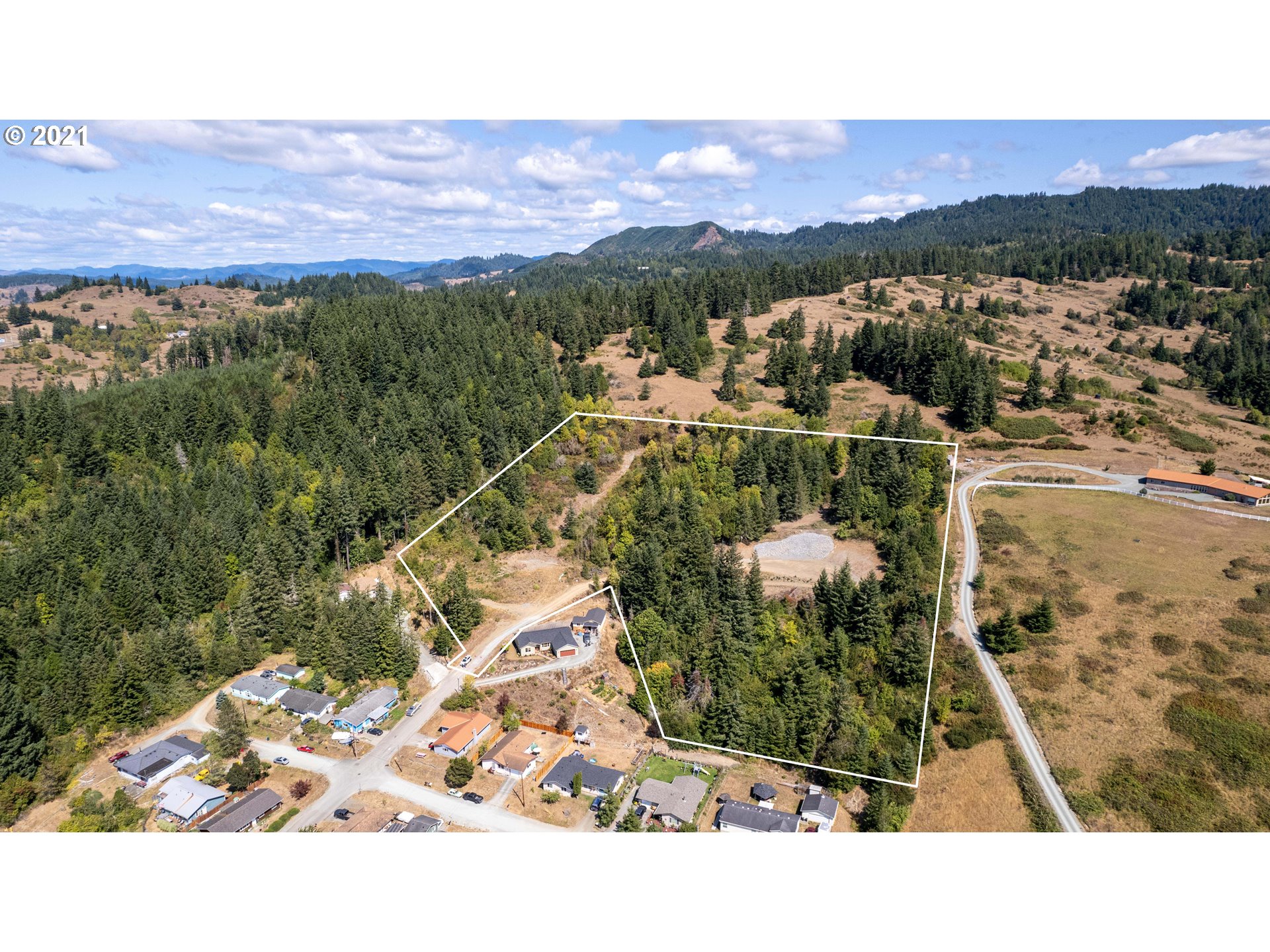 2375 King Lane Myrtle Point, OR 97458 - Photo 4 of 22 Gallery Image 4